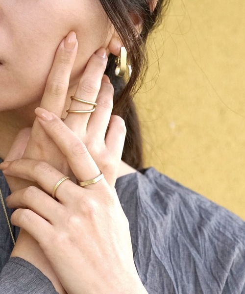 contra bo nepre(コントラ ボ ネプレ )の「barl ringcuff double / イヤリング リング(イヤリング・レディース・ゴールド・FREE)」の2枚目の写真