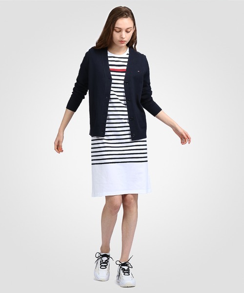 TOMMY HILFIGER(トミーヒルフィガー)の「Vネックニットカーディガン(カーディガン/ボレロ・レディース・ベージュ/ネイビー・SMALL/MEDIUM/X-SMALL)」の4枚目の写真