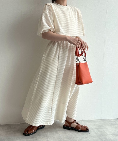 w closet(ダブルクローゼット)の「フェイクレイヤード半袖ワンピース(ワンピース・レディース・アイボリー/グレイッシュベージュ/グリーン/ブルー・FREE)」の6枚目の写真