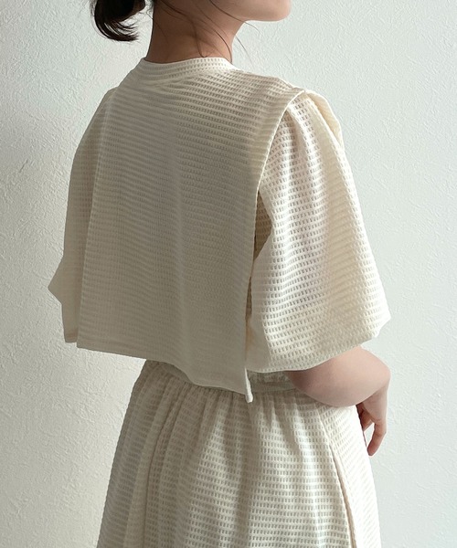 w closet(ダブルクローゼット)の「フェイクレイヤード半袖ワンピース(ワンピース・レディース・アイボリー/グレイッシュベージュ/グリーン/ブルー・FREE)」の10枚目の写真