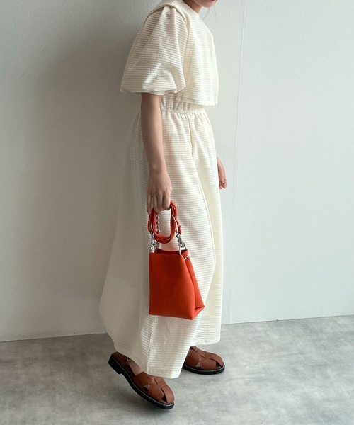 w closet(ダブルクローゼット)の「フェイクレイヤード半袖ワンピース(ワンピース・レディース・アイボリー/グレイッシュベージュ/グリーン/ブルー・FREE)」の12枚目の写真