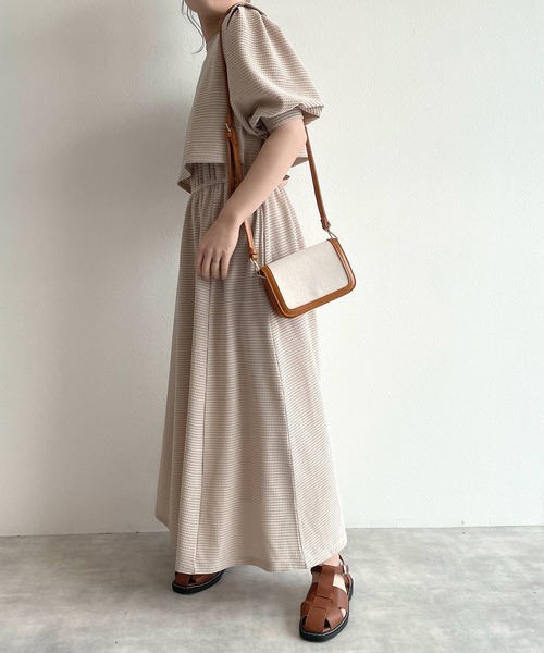 w closet(ダブルクローゼット)の「フェイクレイヤード半袖ワンピース(ワンピース・レディース・アイボリー/グレイッシュベージュ/グリーン/ブルー・FREE)」の17枚目の写真