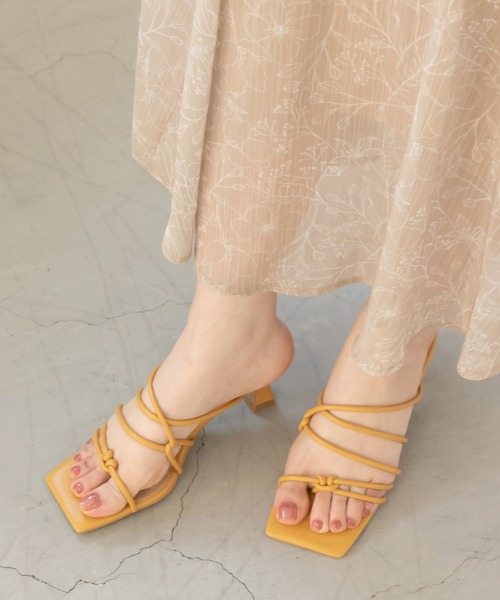 RANDA(ランダ)の「ノットディテールトングサンダル(サンダル・レディース・ダークブラウン/アイボリー/イエロー・LL/S/M/L)」の3枚目の写真