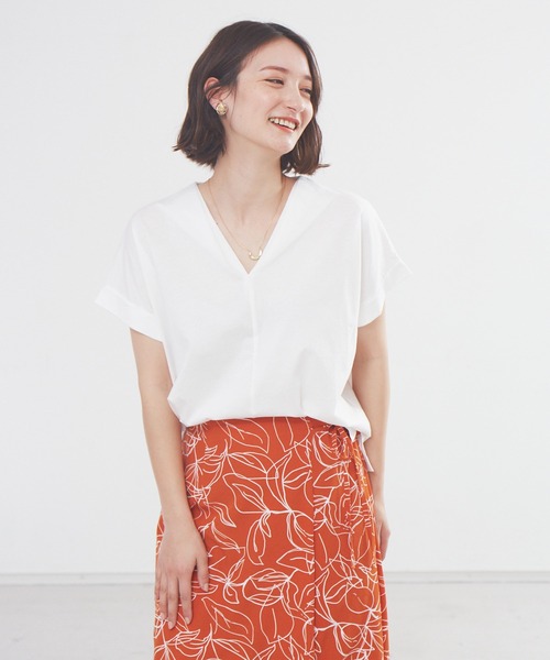 abahouse mavie（アバハウスマヴィ）の「シルケット天竺プルオーバー（Tシャツ/カットソー・レディース・ダークグリーン/ベージュ/ブラック/ホワイト/チャコールグレー/ブルー・フリー）」の2枚目の写真