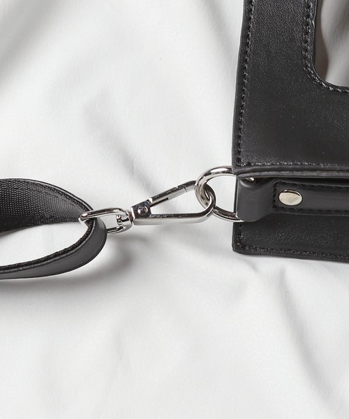 UNION STATION（ユニオンステーション）の「シンセティックレザースクエアショルダーバッグ（ショルダーバッグ・メンズ・ブラック/グレー/ブラック系その他・FREE）」の8枚目の写真