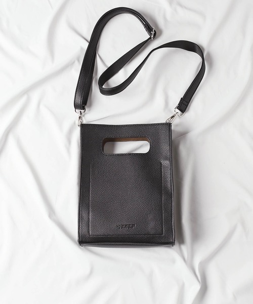 UNION STATION（ユニオンステーション）の「シンセティックレザースクエアショルダーバッグ（ショルダーバッグ・メンズ・ブラック/グレー/ブラック系その他・FREE）」の17枚目の写真