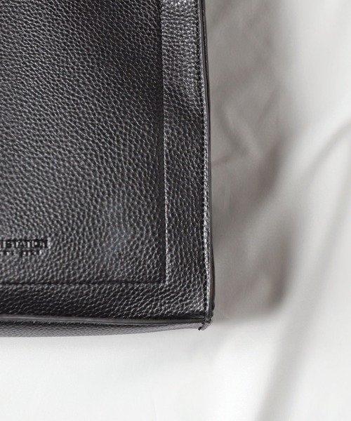 UNION STATION（ユニオンステーション）の「シンセティックレザースクエアショルダーバッグ（ショルダーバッグ・メンズ・ブラック/グレー/ブラック系その他・FREE）」の19枚目の写真