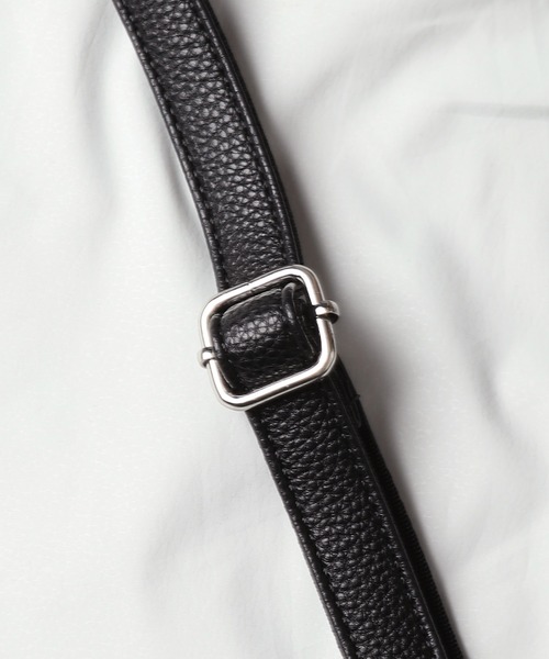 UNION STATION（ユニオンステーション）の「シンセティックレザースクエアショルダーバッグ（ショルダーバッグ・メンズ・ブラック/グレー/ブラック系その他・FREE）」の21枚目の写真