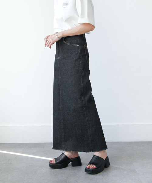 Chillfar（チルファー）の「デニムロングスカート（デニムスカート・レディース・ブラック/ネイビー/アイボリー・MEDIUM/LARGE）」の6枚目の写真