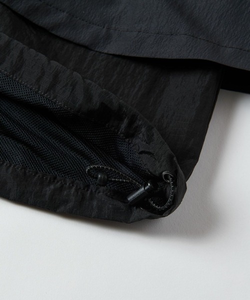 And A（アンドエー）の「Gramicci by F/CE. グラミチバイエフシーイー / F/CE x GRAMICCI LAYERED ANORAK BLOUSON レイヤードアノラックブルゾン（セットアップ） / GUJ3-S3006（ブルゾン・メンズ・ブラック・MEDIUM/LARGE）」の18枚目の写真