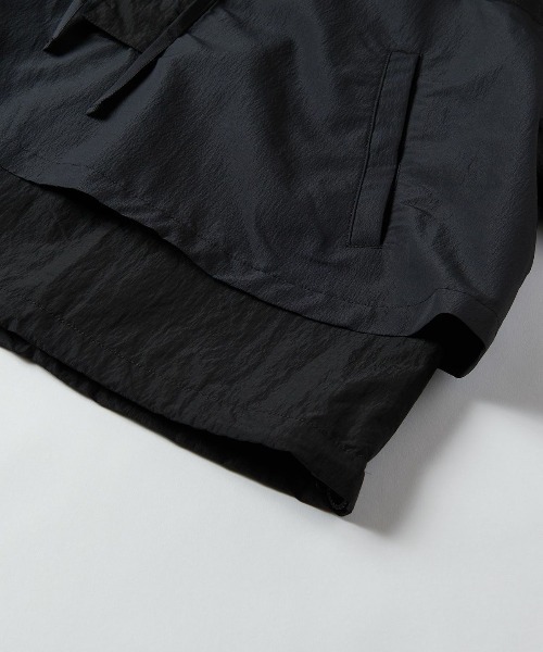 And A（アンドエー）の「Gramicci by F/CE. グラミチバイエフシーイー / F/CE x GRAMICCI LAYERED ANORAK BLOUSON レイヤードアノラックブルゾン（セットアップ） / GUJ3-S3006（ブルゾン・メンズ・ブラック・MEDIUM/LARGE）」の19枚目の写真