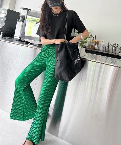 NANING9(ナンニング)の「NANING9 切りっぱなしバンディングプリーツパンツ(その他パンツ・レディース・ブラック/ベージュ/グレー/レッド/グリーン・FREE)」の4枚目の写真