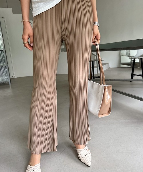 NANING9(ナンニング)の「NANING9 切りっぱなしバンディングプリーツパンツ(その他パンツ・レディース・ブラック/ベージュ/グレー/レッド/グリーン・FREE)」の11枚目の写真