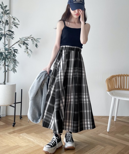 classicalelf(クラシカルエルフ)の「大人可愛い魅力。Bigチェック柄フレアスカート(チェック柄&無地)(スカート・レディース・ブラック/ホワイト系その他/ブラック系その他・SMALL/MEDIUM/LARGE/X-LARGE)」の21枚目の写真