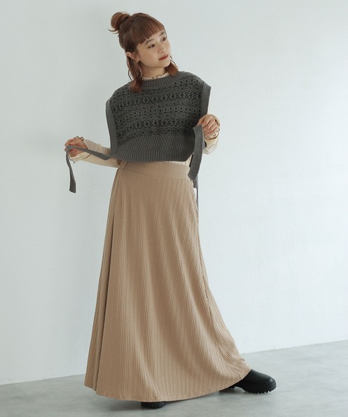 Crisp（クリスプ）の「ケーブルエンボスフレアスカート（スカート・レディース・ベージュ/ホワイト・FREE）」の6枚目の写真
