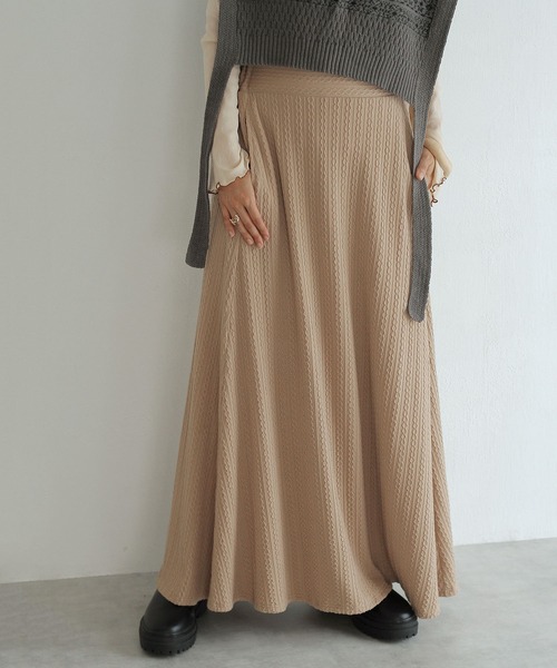 Crisp（クリスプ）の「ケーブルエンボスフレアスカート（スカート・レディース・ベージュ/ホワイト・FREE）」の7枚目の写真