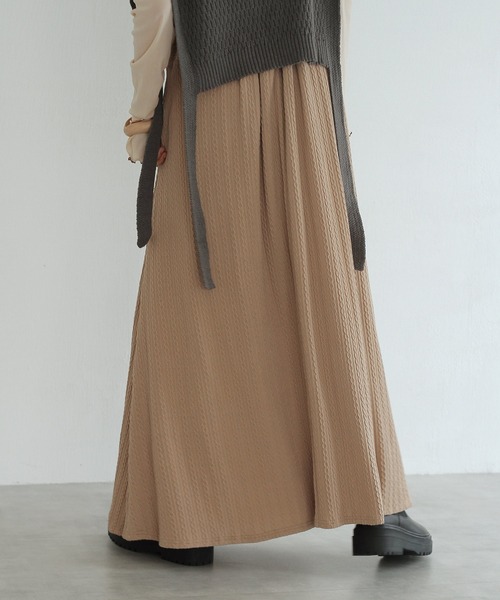 Crisp（クリスプ）の「ケーブルエンボスフレアスカート（スカート・レディース・ベージュ/ホワイト・FREE）」の8枚目の写真