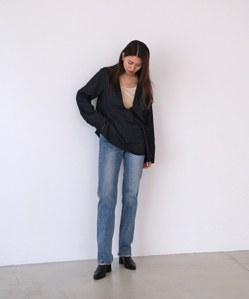 AKTE(アクテ)の「スリムストレートデニムパンツ(デニムパンツ・レディース・ブルー・1/2/2T)」の18枚目の写真