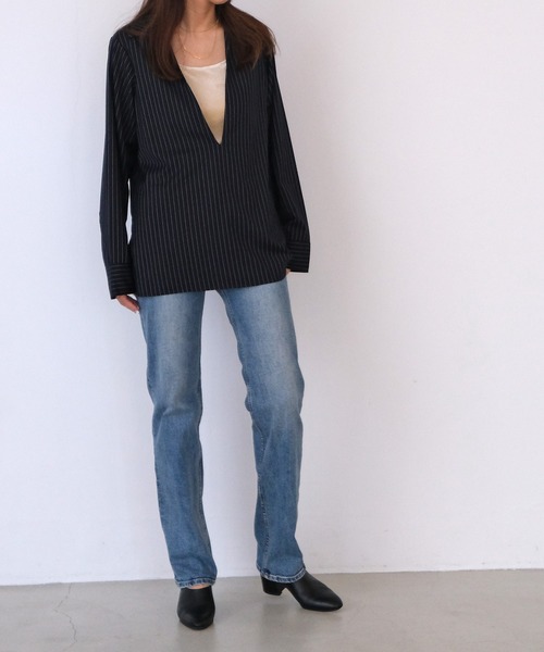 AKTE(アクテ)の「スリムストレートデニムパンツ(デニムパンツ・レディース・ブルー・1/2/2T)」の3枚目の写真