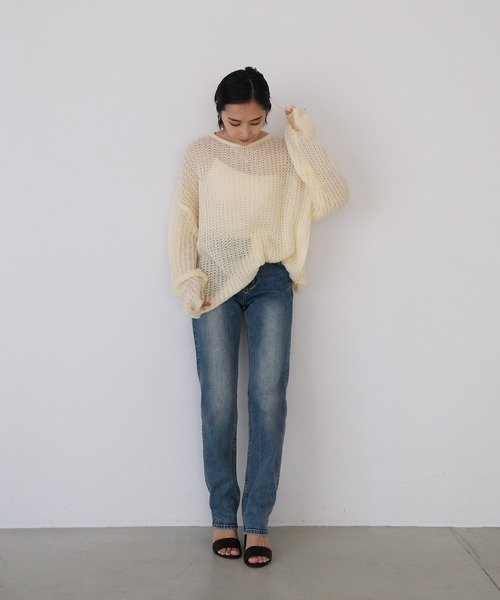 AKTE(アクテ)の「スリムストレートデニムパンツ(デニムパンツ・レディース・ブルー・1/2/2T)」の4枚目の写真
