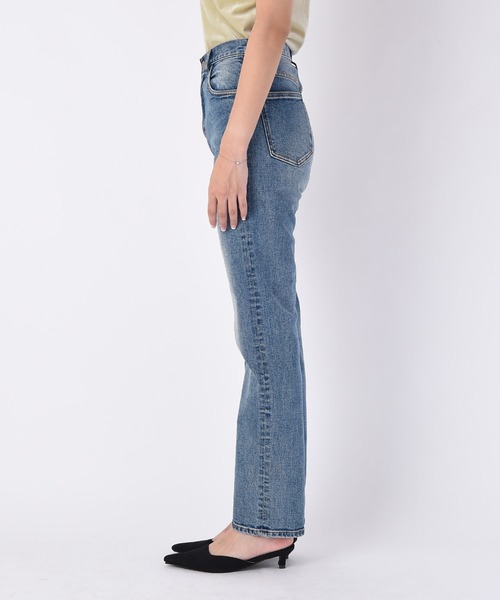 AKTE(アクテ)の「スリムストレートデニムパンツ(デニムパンツ・レディース・ブルー・1/2/2T)」の6枚目の写真