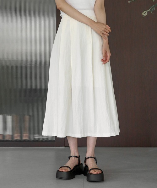 UNE MANSION（ユヌマンション）の「ワッシャーフレアロングスカート（スカート・レディース・スカイブルー/ネイビー/ピンク/アイボリー・FREE）」の8枚目の写真