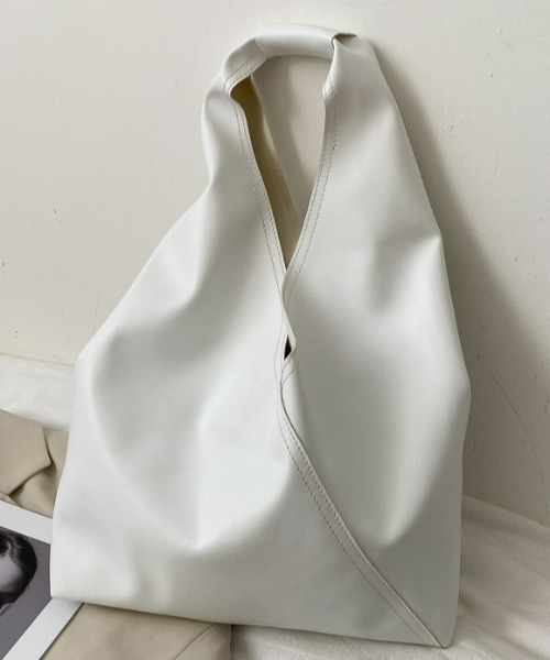 CLEA（クレア）の「トライアングル ソフトフェイクレザートートバッグ（トートバッグ・レディース・ホワイト/ブラック/キャメル・FREE）」の11枚目の写真