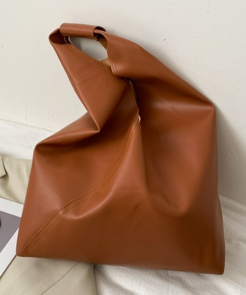 CLEA（クレア）の「トライアングル ソフトフェイクレザートートバッグ（トートバッグ・レディース・ホワイト/ブラック/キャメル・FREE）」の13枚目の写真