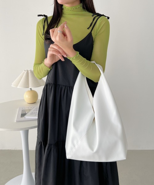 CLEA（クレア）の「トライアングル ソフトフェイクレザートートバッグ（トートバッグ・レディース・ホワイト/ブラック/キャメル・FREE）」の16枚目の写真