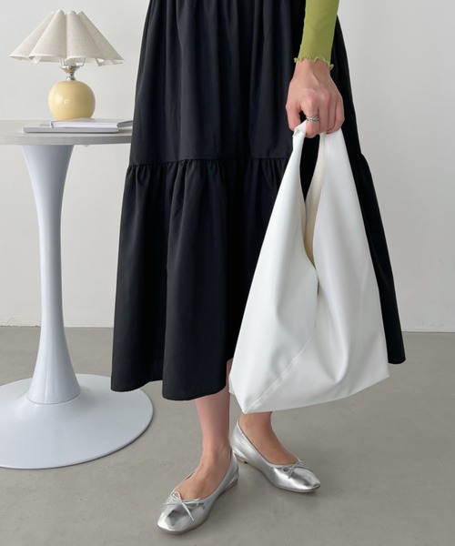 CLEA（クレア）の「トライアングル ソフトフェイクレザートートバッグ（トートバッグ・レディース・ホワイト/ブラック/キャメル・FREE）」の17枚目の写真