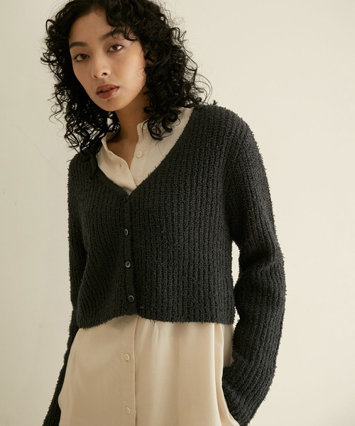 SALON adam et rope'(サロン アダム エ ロペ)の「【WEB限定】カールヤーンVネックショートカーディガン(カーディガン/ボレロ・レディース・チャコールグレー/オフホワイト・FREE)」の2枚目の写真