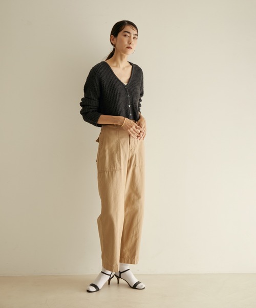 SALON adam et rope'(サロン アダム エ ロペ)の「【WEB限定】カールヤーンVネックショートカーディガン(カーディガン/ボレロ・レディース・チャコールグレー/オフホワイト・FREE)」の3枚目の写真