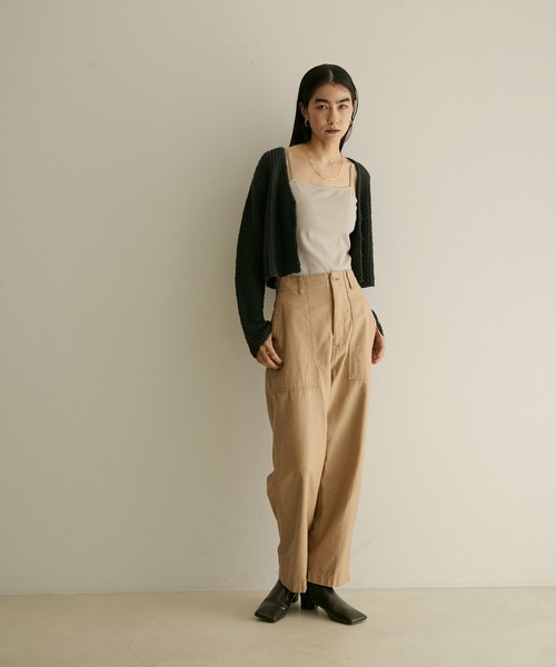 SALON adam et rope'(サロン アダム エ ロペ)の「【WEB限定】カールヤーンVネックショートカーディガン(カーディガン/ボレロ・レディース・チャコールグレー/オフホワイト・FREE)」の6枚目の写真