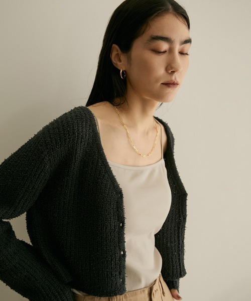 SALON adam et rope'(サロン アダム エ ロペ)の「【WEB限定】カールヤーンVネックショートカーディガン(カーディガン/ボレロ・レディース・チャコールグレー/オフホワイト・FREE)」の7枚目の写真