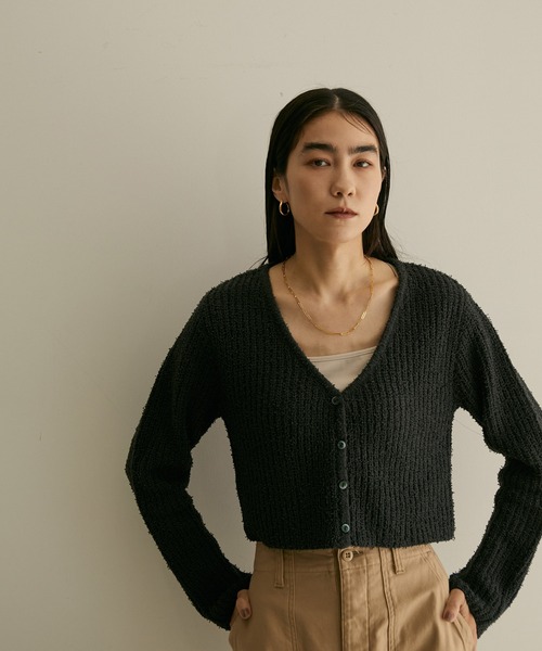 SALON adam et rope'(サロン アダム エ ロペ)の「【WEB限定】カールヤーンVネックショートカーディガン(カーディガン/ボレロ・レディース・チャコールグレー/オフホワイト・FREE)」の9枚目の写真