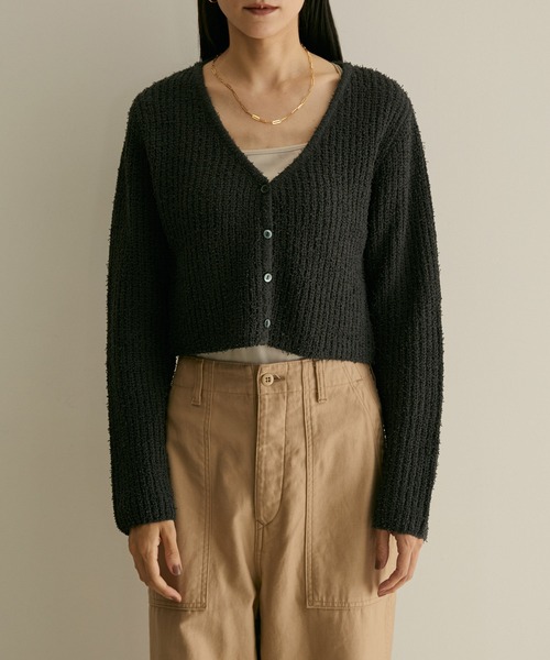 SALON adam et rope'(サロン アダム エ ロペ)の「【WEB限定】カールヤーンVネックショートカーディガン(カーディガン/ボレロ・レディース・チャコールグレー/オフホワイト・FREE)」の10枚目の写真