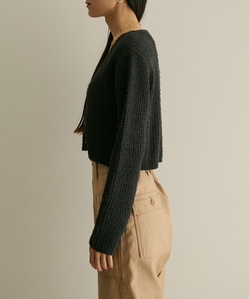 SALON adam et rope'(サロン アダム エ ロペ)の「【WEB限定】カールヤーンVネックショートカーディガン(カーディガン/ボレロ・レディース・チャコールグレー/オフホワイト・FREE)」の11枚目の写真