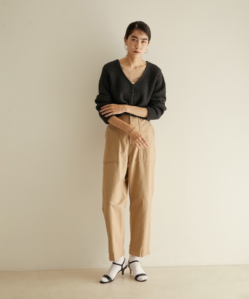 SALON adam et rope'(サロン アダム エ ロペ)の「【WEB限定】カールヤーンVネックショートカーディガン(カーディガン/ボレロ・レディース・チャコールグレー/オフホワイト・FREE)」の20枚目の写真