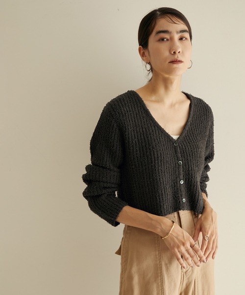 SALON adam et rope'(サロン アダム エ ロペ)の「【WEB限定】カールヤーンVネックショートカーディガン(カーディガン/ボレロ・レディース・チャコールグレー/オフホワイト・FREE)」の8枚目の写真