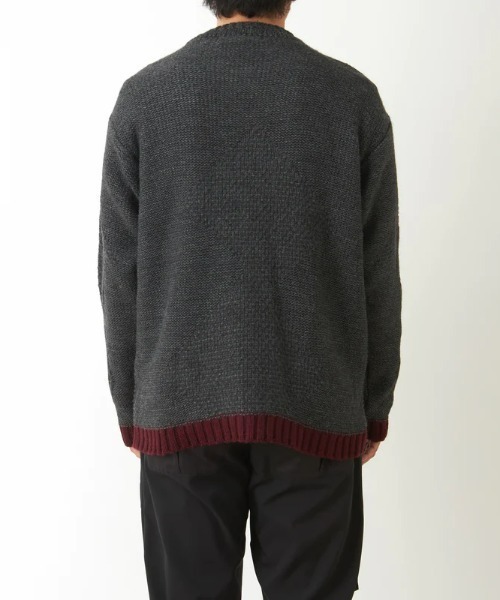 WHITE MOUNTAINEERING（ホワイトマウンテニアリング）の「2TONE CREW NECK KNIT（ニット/セーター・メンズ・チャコール/キャメル・1/2）」の5枚目の写真