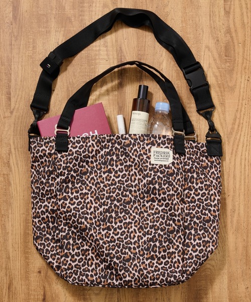 FREDRIK PACKERS(フレドリックパッカーズ)の「【FREDRIK PACKERS】MISSION TOTE S ミニトート ショルダー付(トートバッグ・レディース・ブラック/レオパード/グレー/オリーブ・FREE)」の4枚目の写真