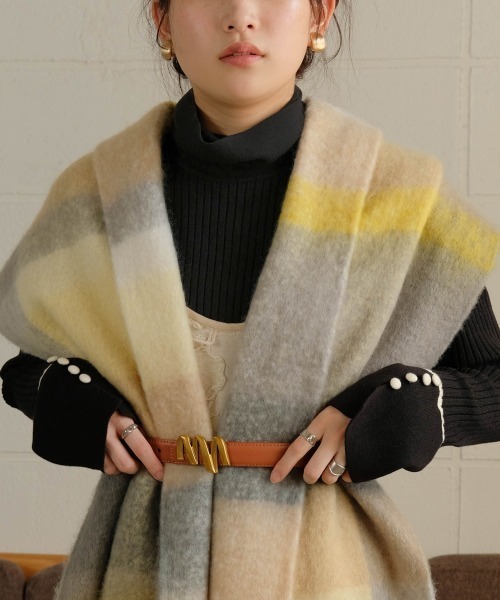 Bab（バブ）の「起毛チェック柄マフラー（マフラー・レディース・イエロー/ブルー/パープル・ONESIZE）」の5枚目の写真