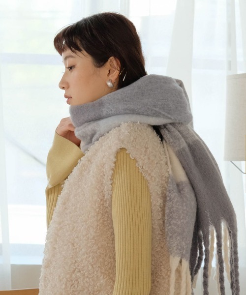 Bab（バブ）の「起毛チェック柄マフラー（マフラー・レディース・イエロー/ブルー/パープル・ONESIZE）」の11枚目の写真