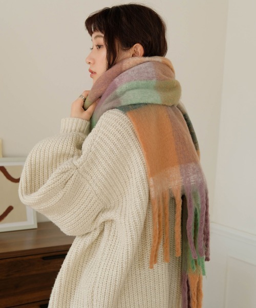 Bab（バブ）の「起毛チェック柄マフラー（マフラー・レディース・イエロー/ブルー/パープル・ONESIZE）」の15枚目の写真