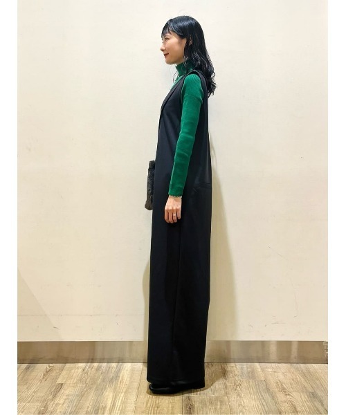 HONEYSUCKLE ROSE（ハニーサックルローズ）の「【HONEYSUCKLE ROSE】Ｖネックサロペット（サロペット/オーバーオール・レディース・ブラック/ベージュ/ダークグレー・M/L）」の13枚目の写真