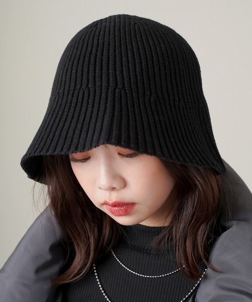 SPINNS（スピンズ）の「ニットクローシュハット（ハット・レディース・オフホワイト/ブラック・ONESIZE）」の5枚目の写真