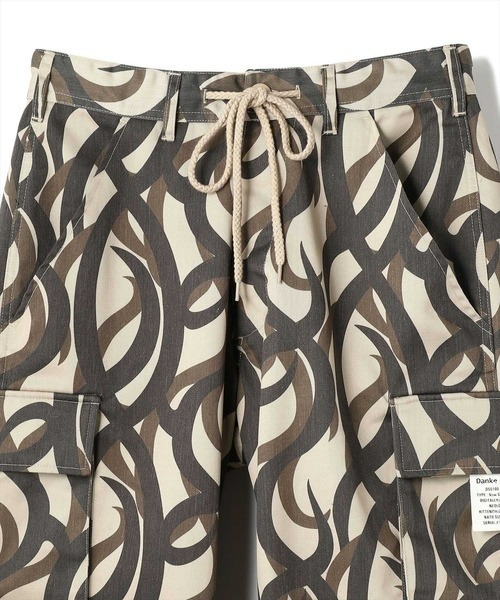 L.H.P Private Brand(エルエイチピープライベートブランド)の「DankeSchon/ダンケシェーン/トライバルカーゴパンツ(その他パンツ・メンズ・グレー/ベージュ・S/L)」の18枚目の写真