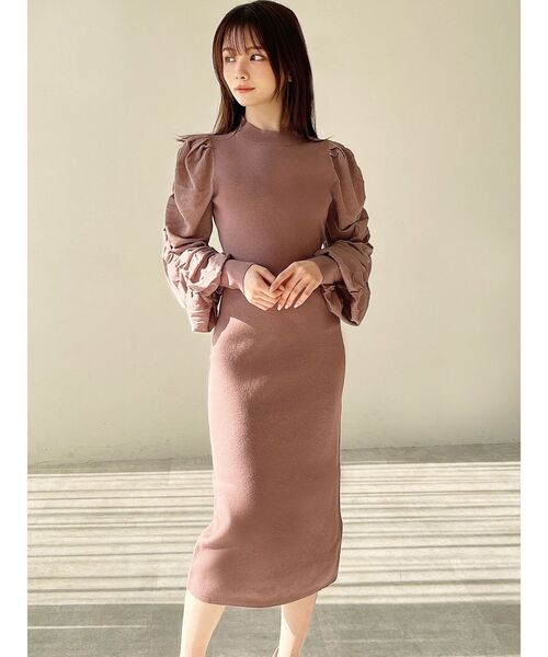 RESEXXY(リゼクシー)の「スリーブギャザータイトニットワンピース(ワンピース・レディース・ブラウン/ホワイト/ブラック・MEDIUM/SMALL)」の18枚目の写真