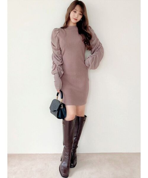 RESEXXY(リゼクシー)の「スリーブギャザータイトニットワンピース(ワンピース・レディース・ブラウン/ホワイト/ブラック・MEDIUM/SMALL)」の21枚目の写真