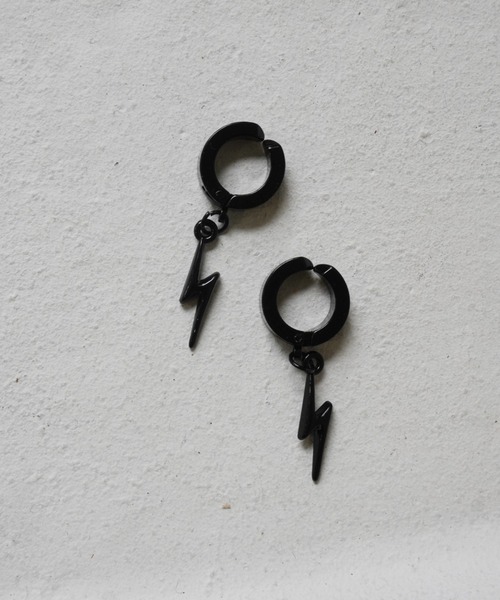 Port（ポート）の「メンズライク ドロップモチーフ イヤーカフ（イヤーカフ・メンズ・シルバー系その他/ブラック系その他/シルバー/ブラック/ブラック系その他2/シルバー系その他2・FREE）」の4枚目の写真